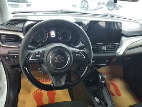 Bên trong khoang lái tại đại lý Suzuki Vinh Nghệ An