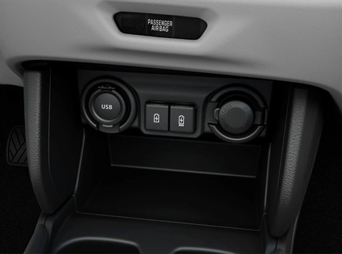 CỔNG SẠC USB TYPE-C tại đại lý Suzuki Vinh Nghệ An