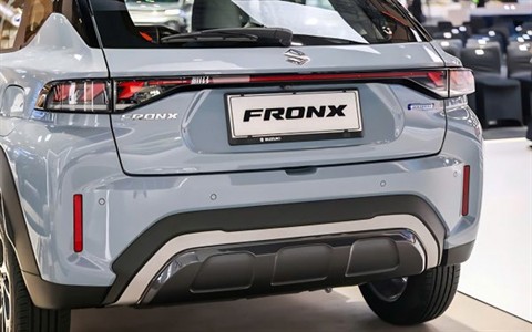Đuôi xe và cụm đèn hậu tại đại lý Suzuki Vinh Nghệ An