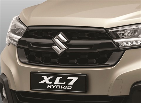 Lưới tản nhiệt màu đen tại đại lý Suzuki Vinh Nghệ An