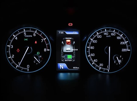 Màn hình hiển thị đa thông tin MID tại đại lý Suzuki Vinh Nghệ An