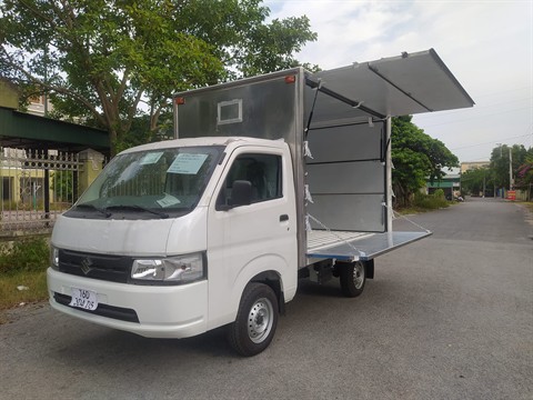 thùng kín cánh dơi tại đại lý Suzuki Vinh Nghệ An