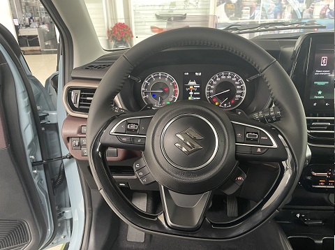 Vô-lăng  tại đại lý Suzuki Vinh Nghệ An