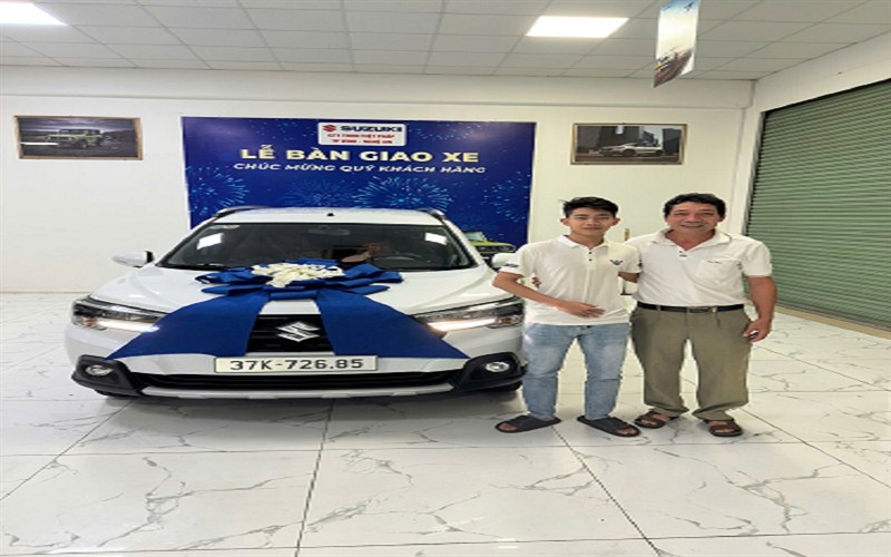 XL7 HYBRID GIAO XE THÁNG 10